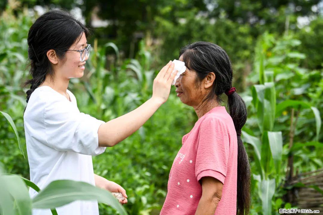 全网追的“扁担女孩”，找了一份暑假工，时薪12元 - 乐山生活资讯 - 乐山28生活网 ls.28life.com